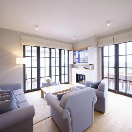 Ferienhaus Reetland Am - Luxusplus Reetdachvilla Mit 4 Schlafzimmern, Sauna Und Kamin G15 *