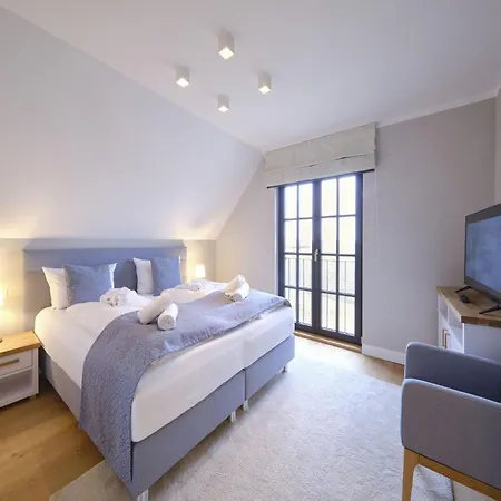 Reetland Am - Luxusplus Reetdachvilla Mit 4 Schlafzimmern, Sauna Und Kamin G15 Ferienhaus