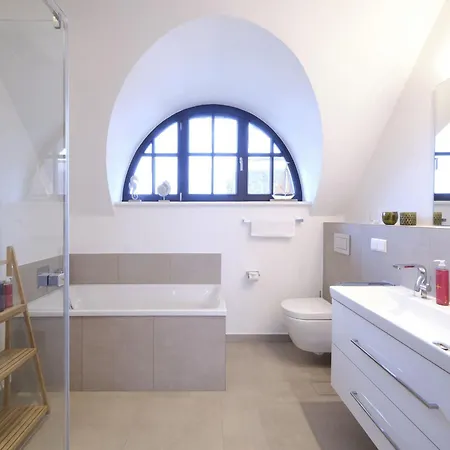 Ferienhaus Reetland Am - Luxusplus Reetdachvilla Mit 4 Schlafzimmern, Sauna Und Kamin G15