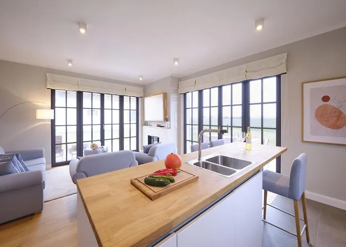 펜션 Reetland Am - Luxusplus Reetdachvilla Mit 4 Schlafzimmern, Sauna Und Kamin G15 *