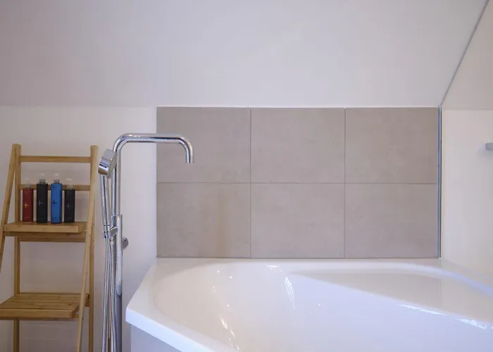 펜션 Reetland Am - Luxusplus Reetdachvilla Mit 4 Schlafzimmern, Sauna Und Kamin G15 드란스케